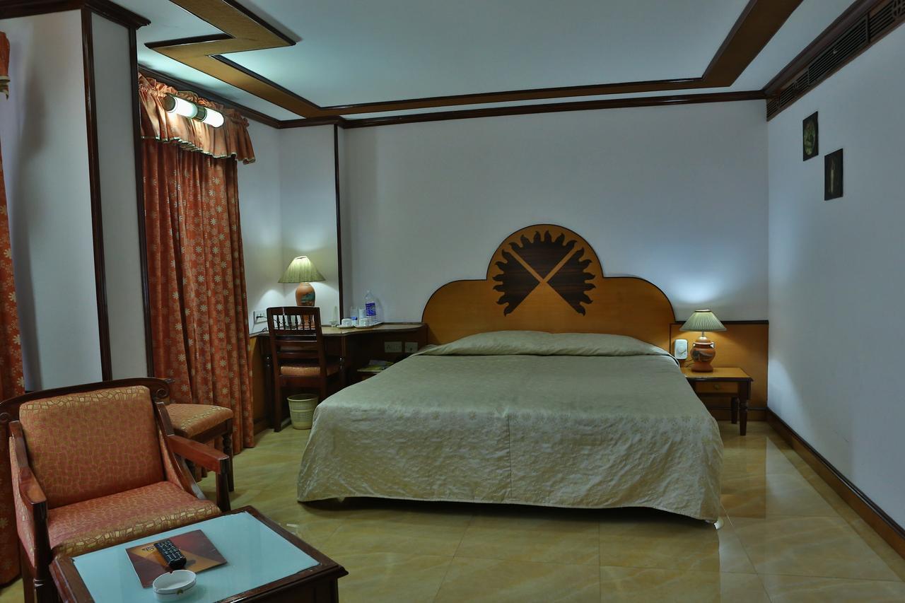 The Surya, Cochin Hotel Angamali Kültér fotó