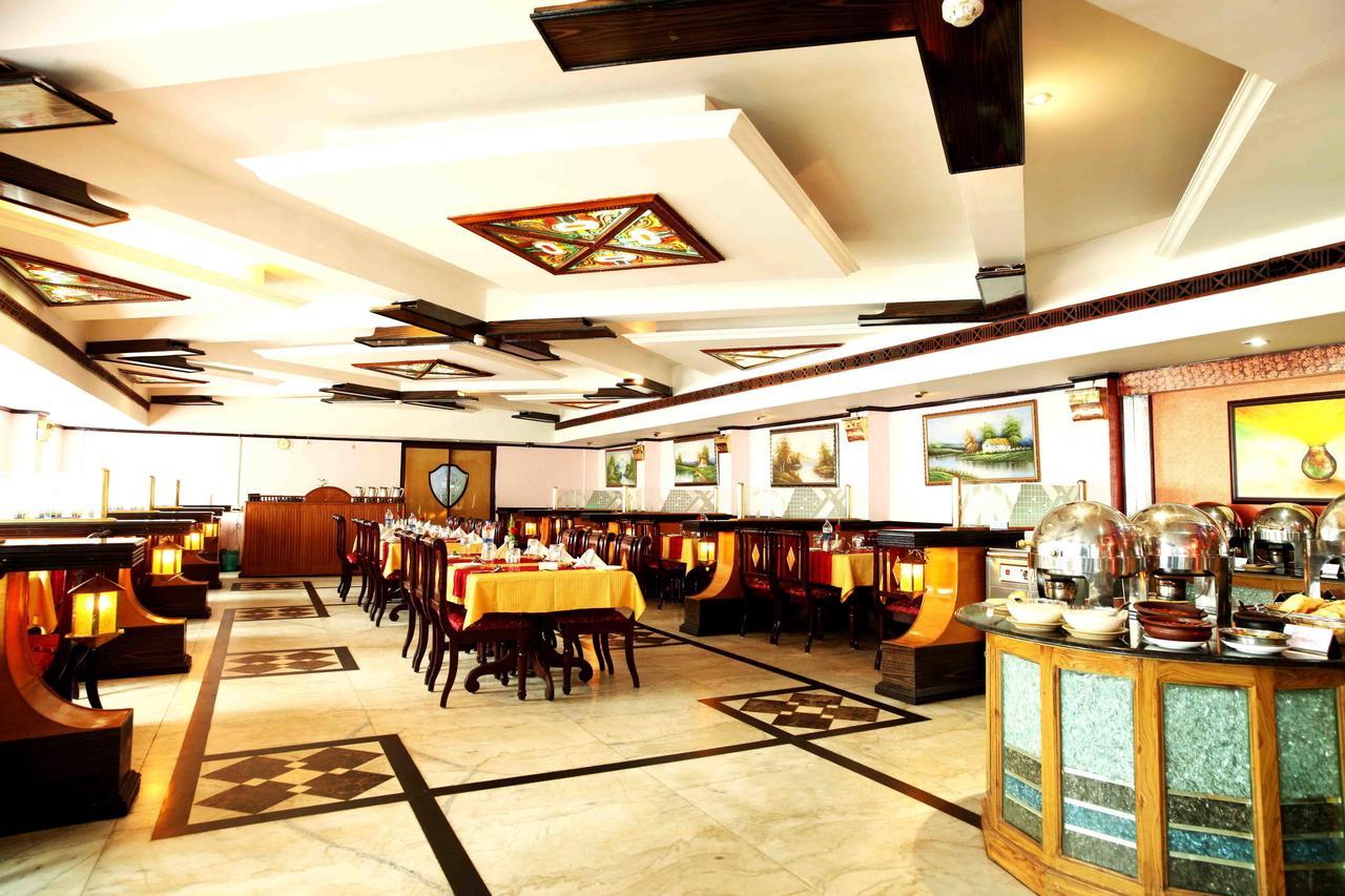 The Surya, Cochin Hotel Angamali Kültér fotó