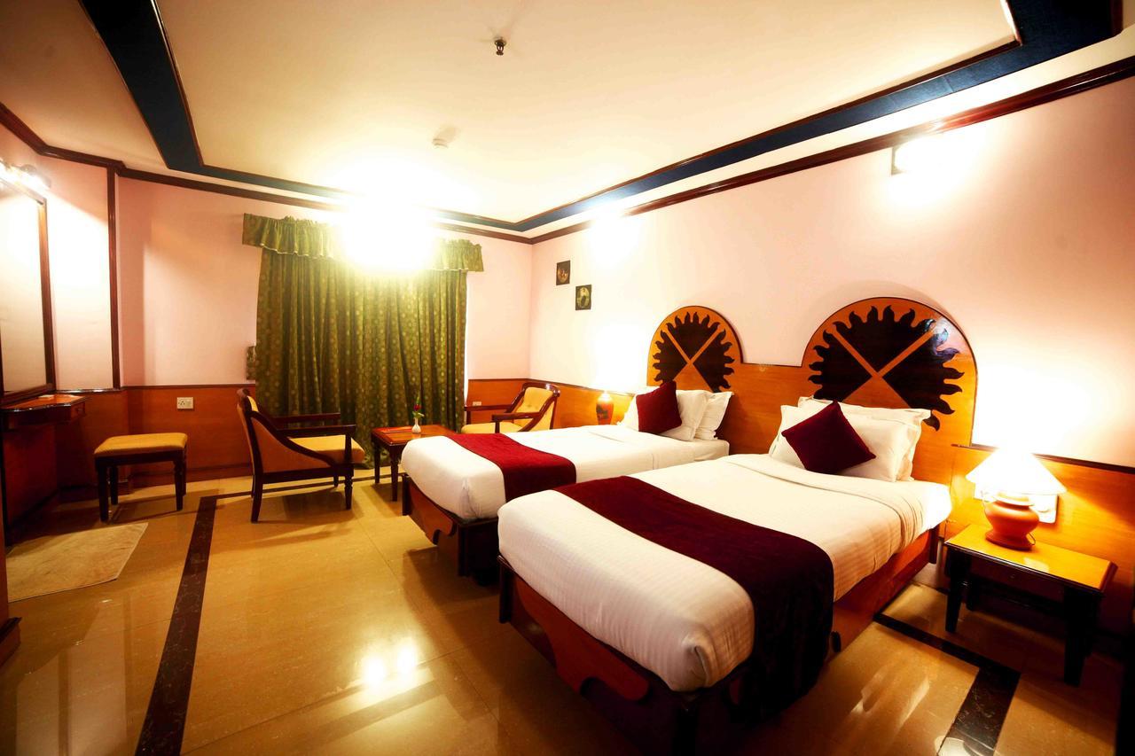 The Surya, Cochin Hotel Angamali Kültér fotó