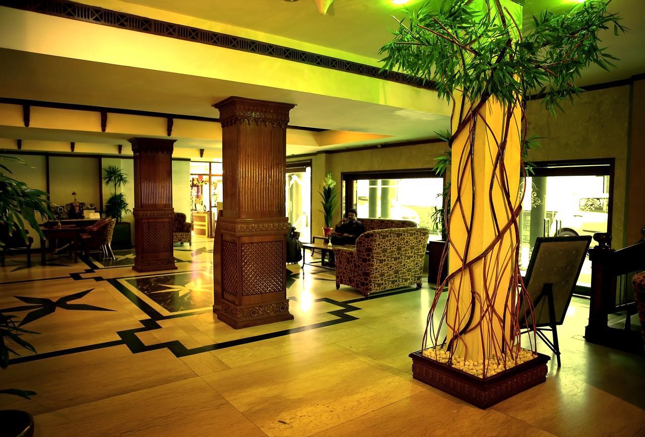 The Surya, Cochin Hotel Angamali Kültér fotó